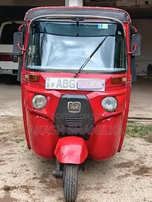 Bajaj RE Trim 2015
