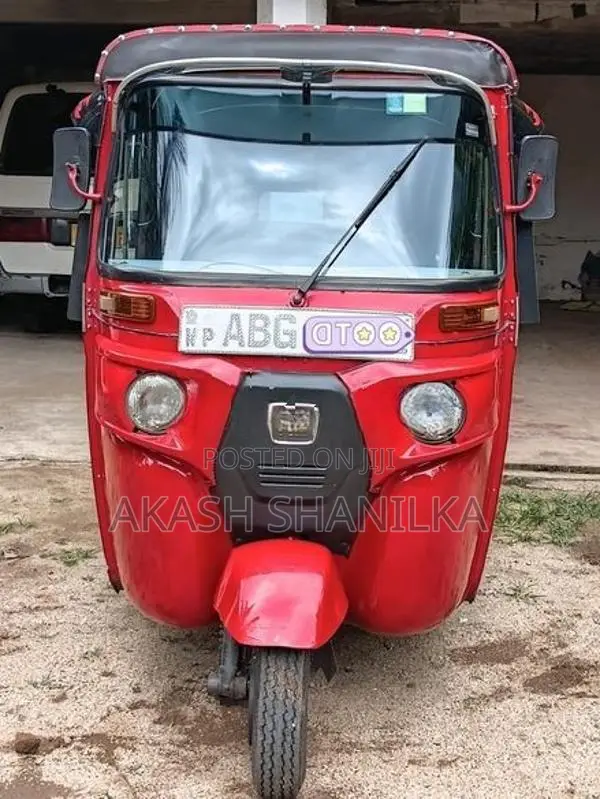 Bajaj RE Trim 2015