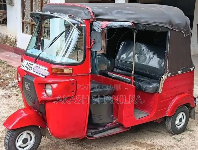 Bajaj RE Trim 2015
