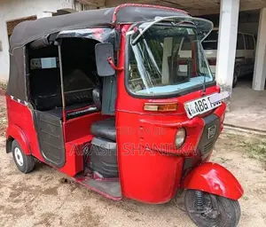 Bajaj RE Trim 2015