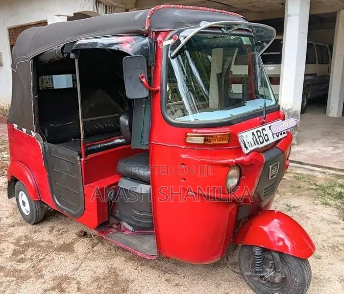 Bajaj RE Trim 2015
