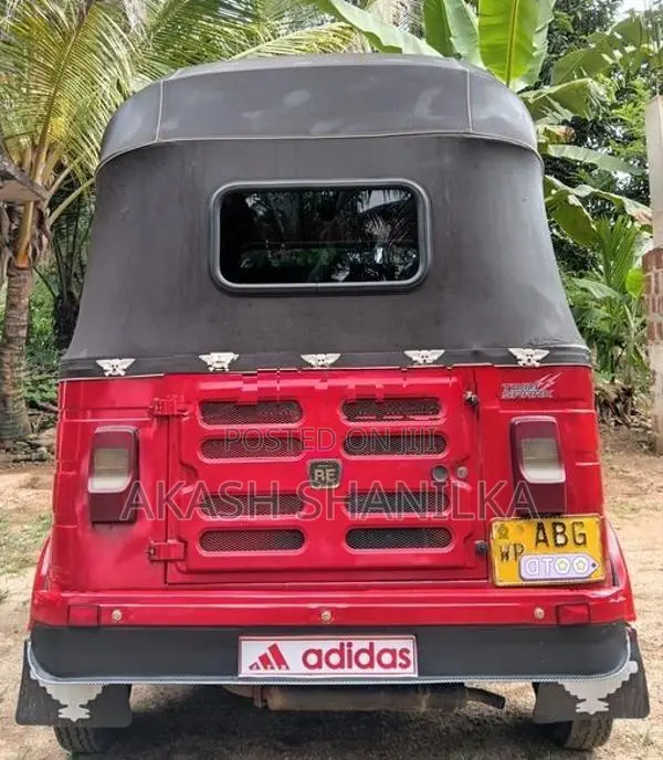 Bajaj RE Trim 2015