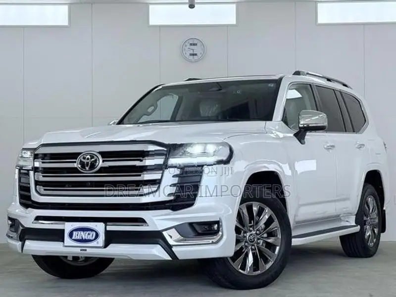 Toyota Land Cruiser Sahara LC300 2025