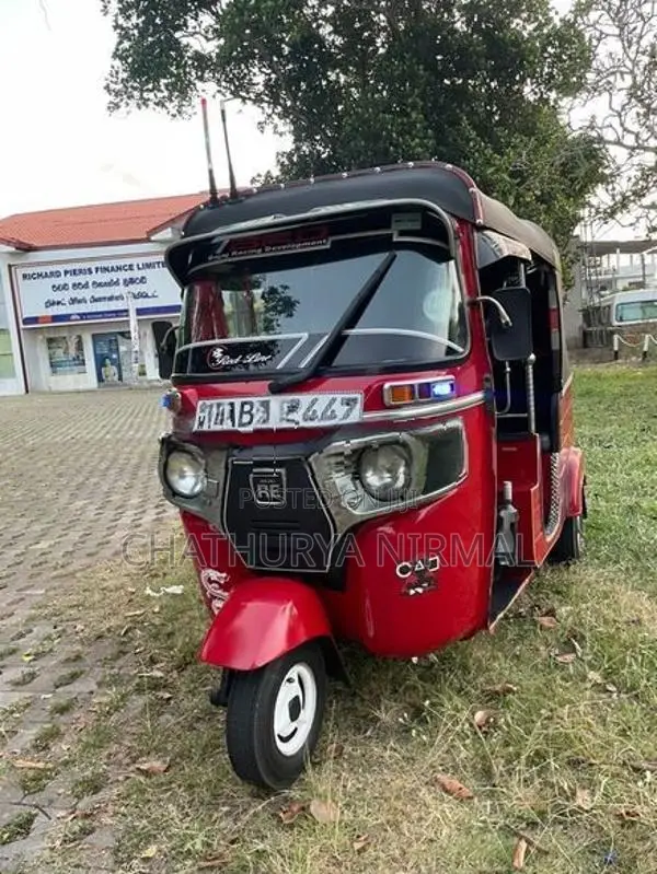 Bajaj RE 2013