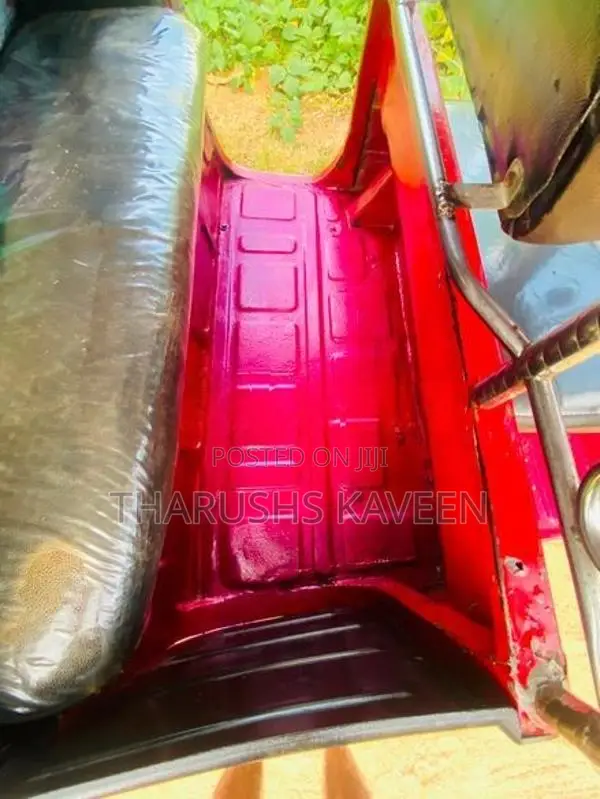 Bajaj RE 2003