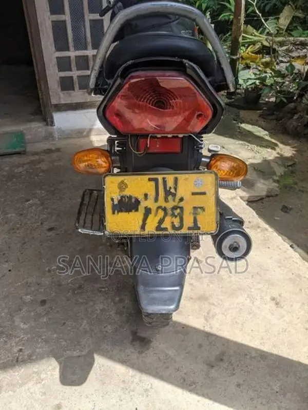 TVS Victor 2004