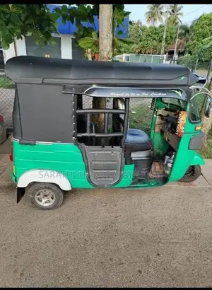 Bajaj RE 2016