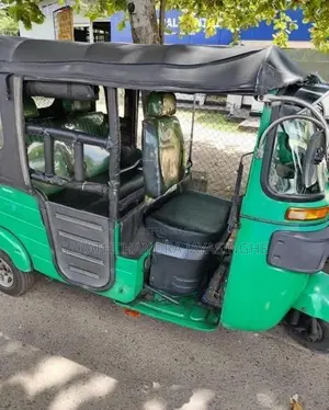 Bajaj RE 2016