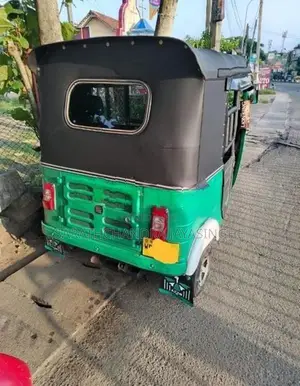Bajaj RE 2016