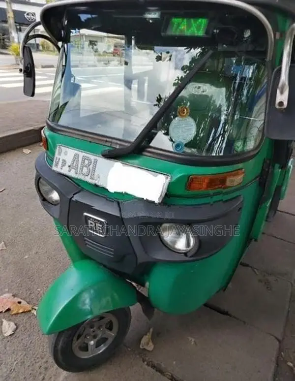 Bajaj RE 2016
