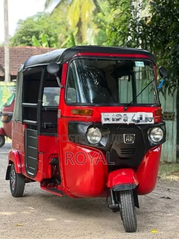 Bajaj RE 2018