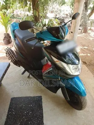 Yamaha Ray 2016