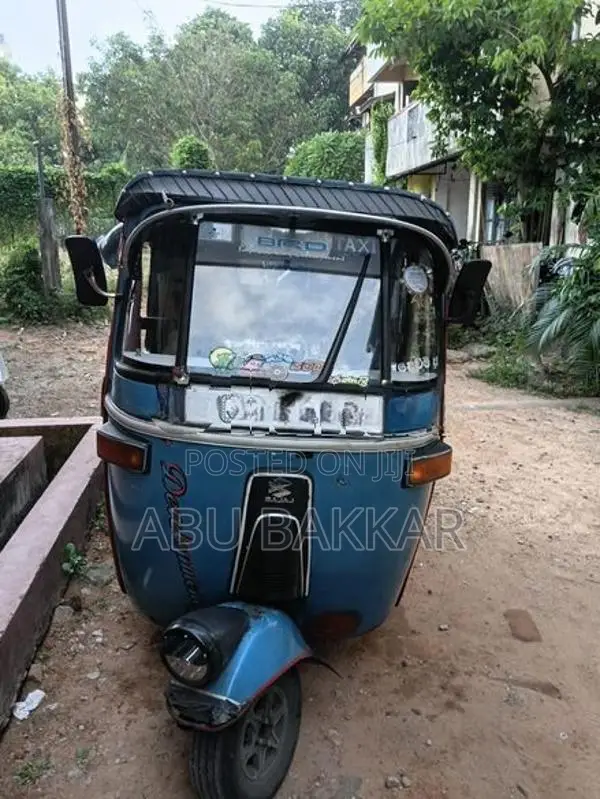Bajaj RE 2002