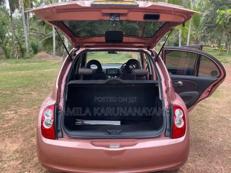Nissan March 2010