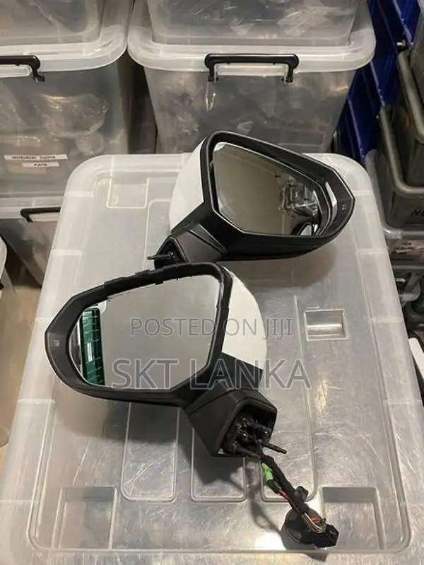 Genuine Audi Q2 2019 Driver Passenger Side Mirrors - White