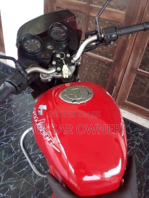Bajaj Pulsar 150 2005