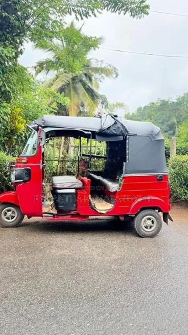 Bajaj RE Three Wheeler 2019