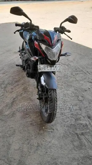 Bajaj Pulsar N160 2016 2026