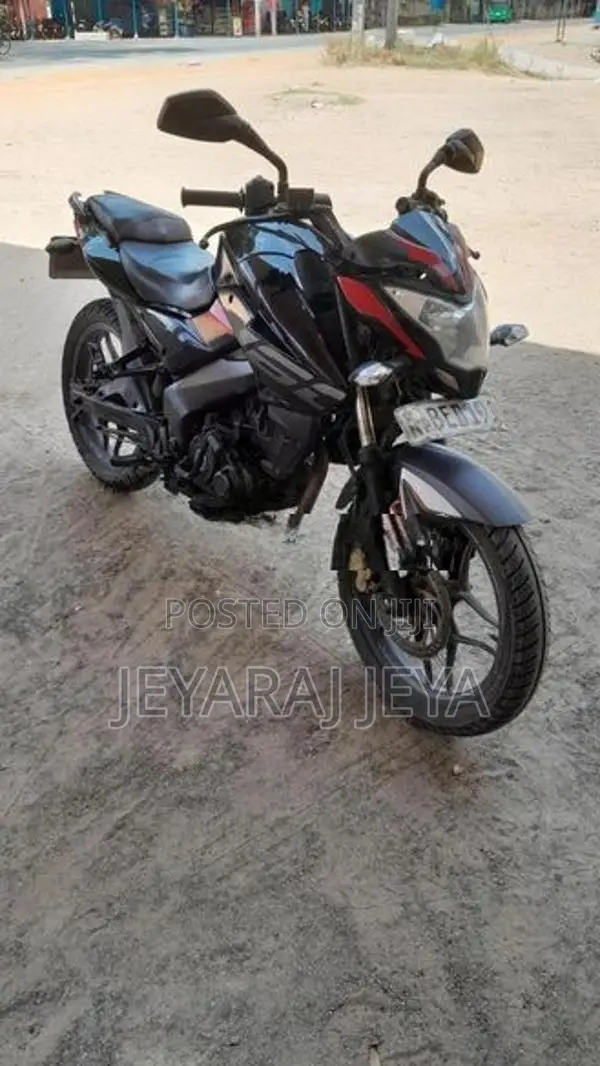 Bajaj Pulsar N160 2016 2026
