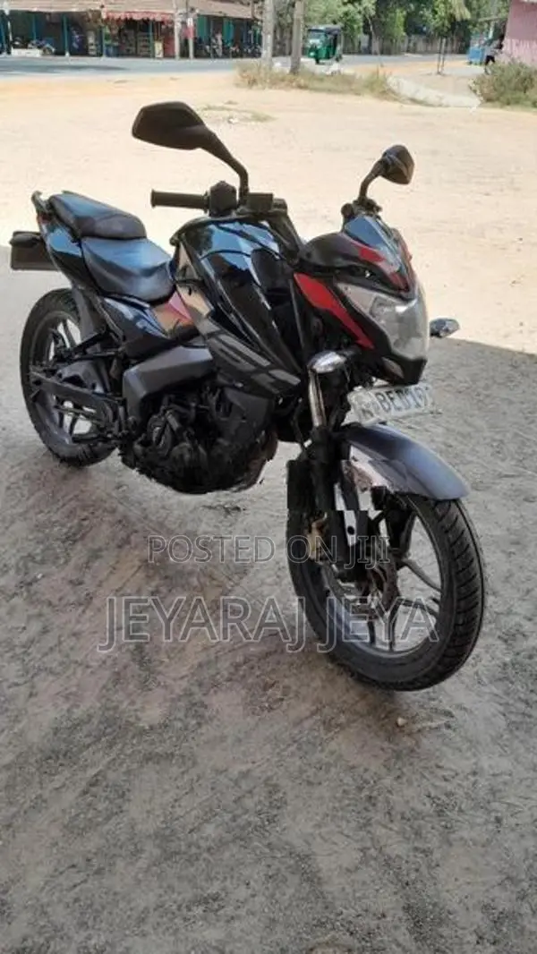 Bajaj Pulsar N160 2016 2026