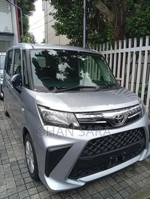 Toyota Roomy x 2023