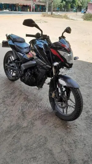 Bajaj Pulsar N160 2016 2026