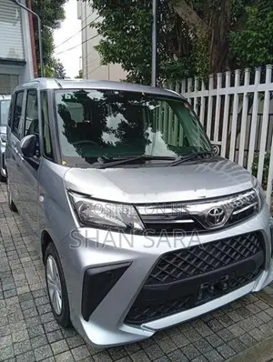 Toyota Roomy x 2023