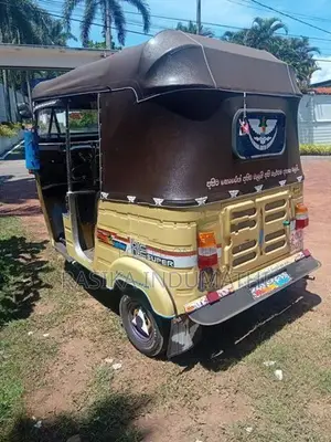 Bajaj RE 1999
