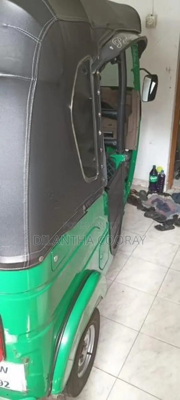 Bajaj RE 237CC 2025