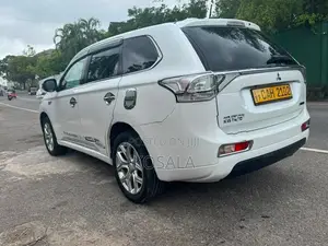 Mitsubishi Outlander 2014