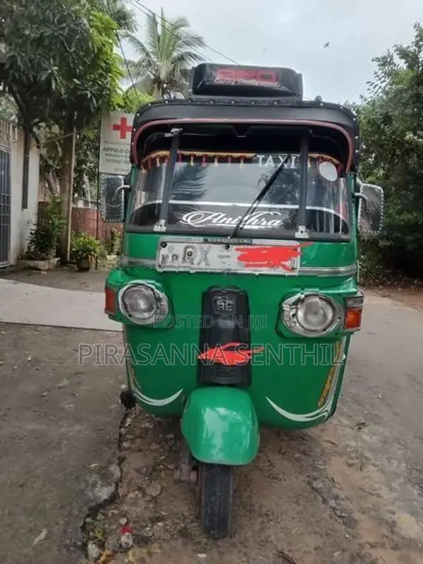 Bajaj RE atto 2010
