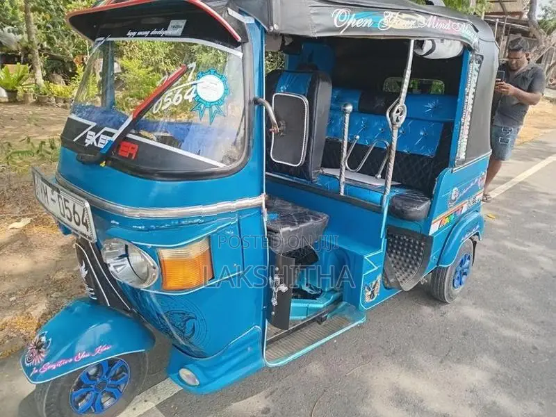 Bajaj RE threewheel 2011