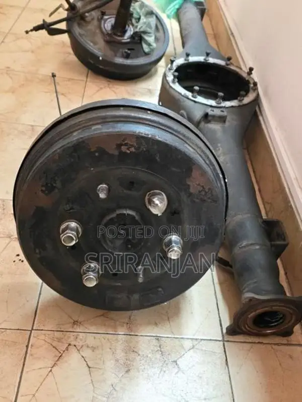 Toyota Dolphin Van Rear Diff Housing with Axle Shafts