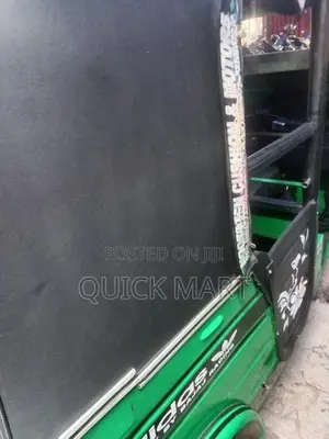 Bajaj RE 2018