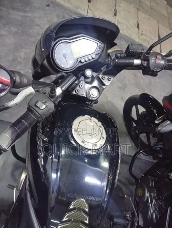 Bajaj Pulsar 150 2015