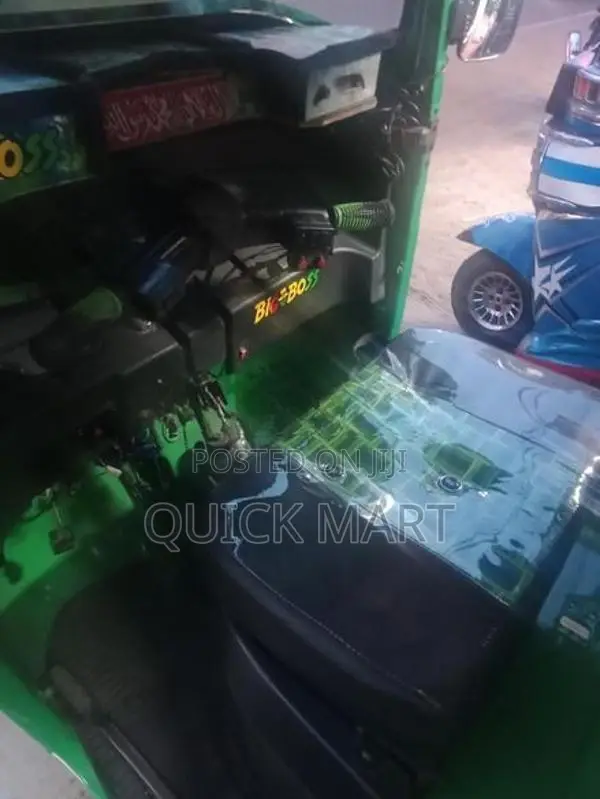 Bajaj RE 2017