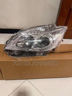 Toyota Prius Head Light Set