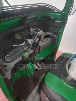 Bajaj RE 2018
