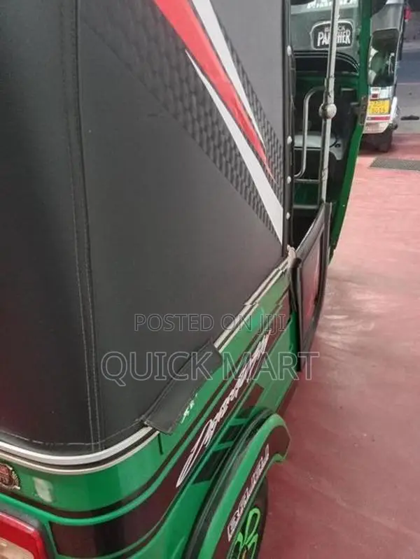 Bajaj RE 2018
