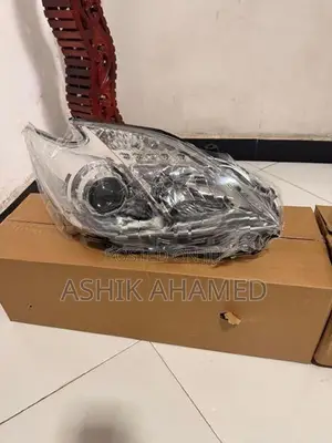 Toyota Prius Head Light Set