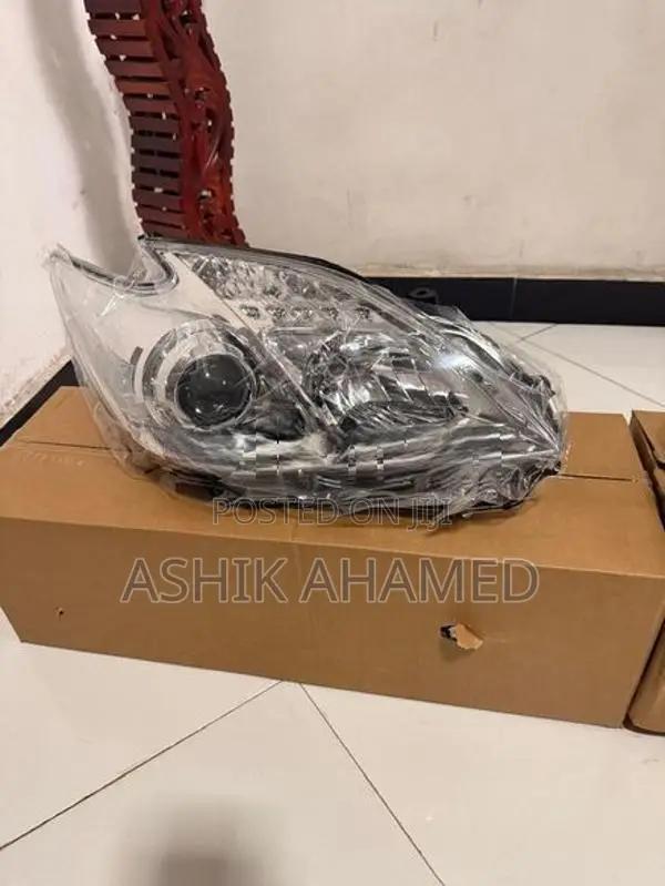 Toyota Prius Head Light Set