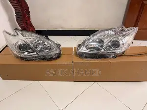 Toyota Prius Head Light Set