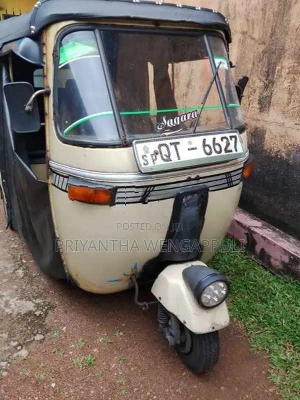 Bajaj RE 2009