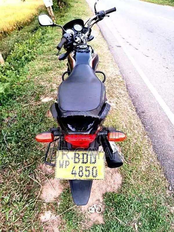 Bajaj Platina 100 2015