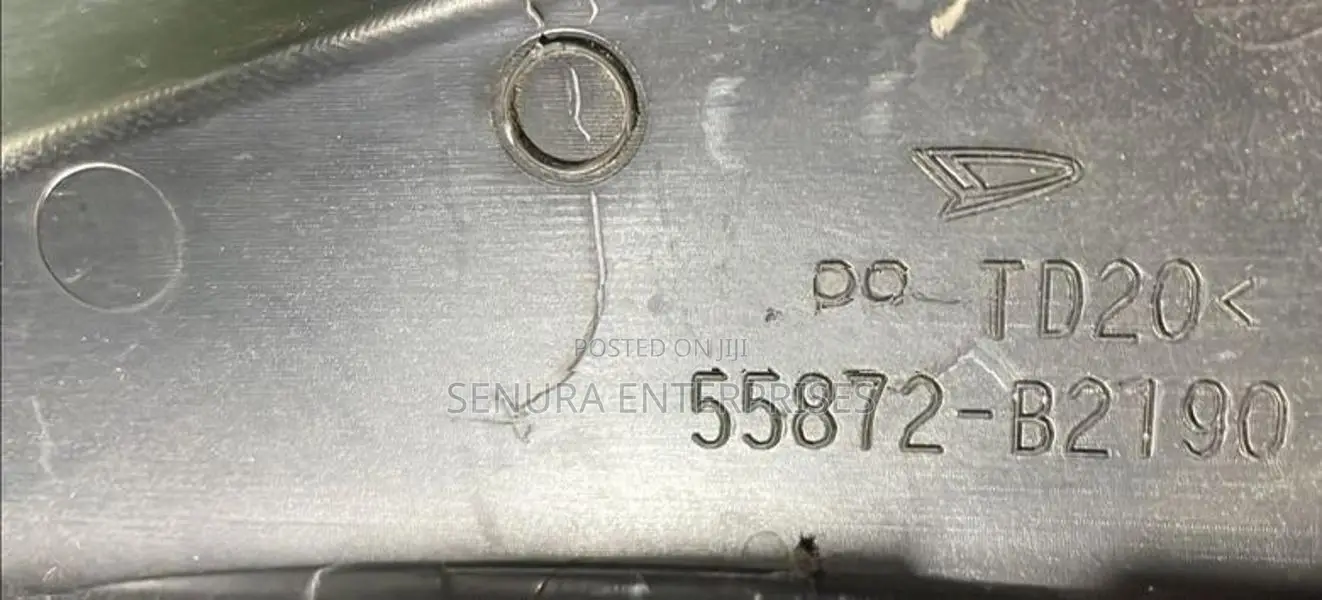 Daihatsu Mira LA350 Wiper Panel