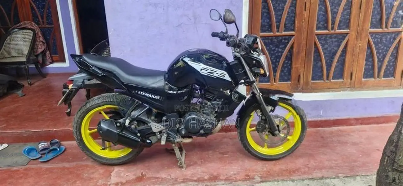 Yamaha FZ S V1 2012