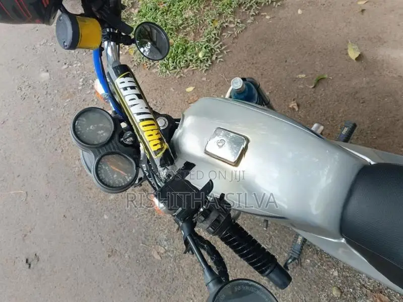 Bajaj Boxer 2003