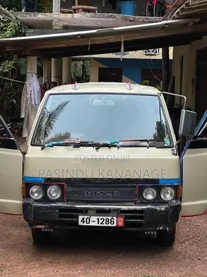Nissan Vanette 1984