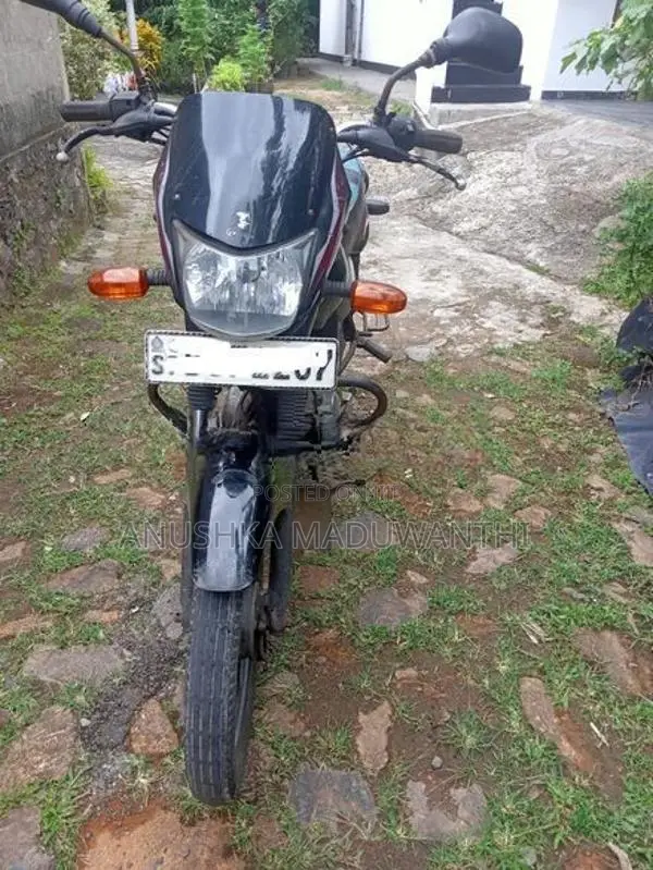 Bajaj Platina 100 2015