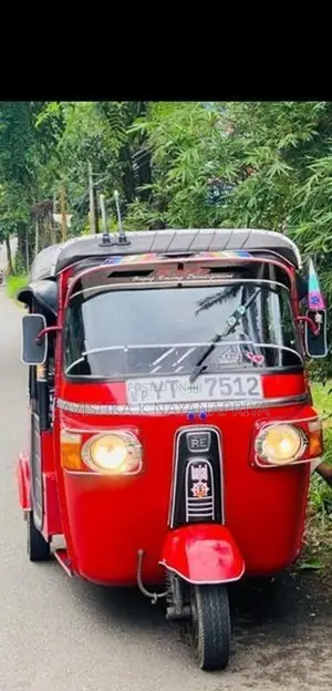 Bajaj RE 2011